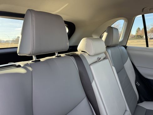 Used 2023 Toyota RAV4 XLE Premium image 19