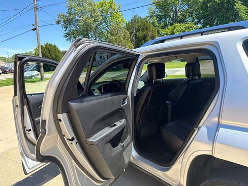 Used 2017 GMC Terrain SLT AWD/4WD image 12