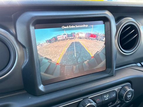 Used 2023 Jeep Wrangler Sport S image 18