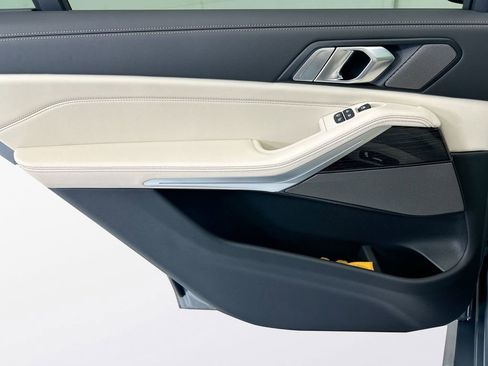 New 2026 BMW X7 xDrive40i image 25
