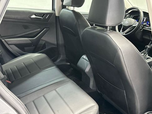 Used 2024 Volkswagen Jetta SE FWD image 13