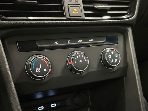 Used 2022 Volkswagen Taos S image 15