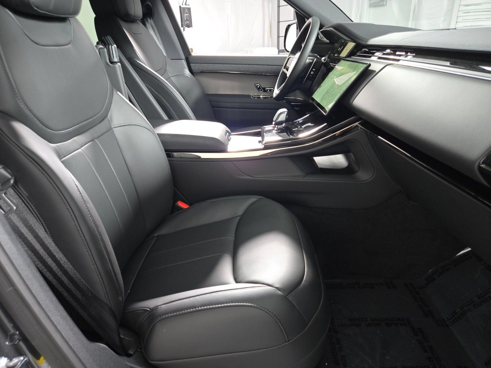 New 2026 Land Rover Range Rover Sport Dynamic SE AWD/4WD image 3