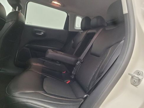 Used 2018 Jeep Compass Latitude w/ Popular Equipment Group AWD/4WD image 18