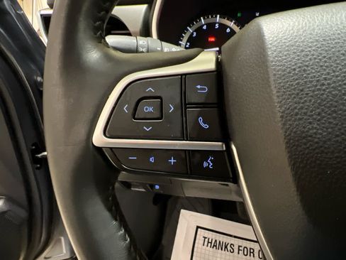 Used 2022 Toyota Highlander XLE image 24