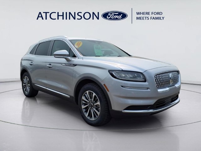 Used 2023 Lincoln Nautilus FWD image 3