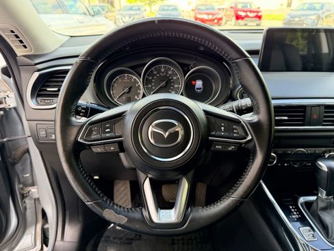 Used 2018 MAZDA CX-9 Touring FWD image 19