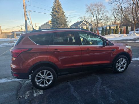 Used 2019 Ford Escape SEL image 18