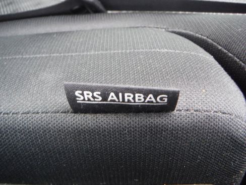 Used 2021 Nissan Rogue Sport SV AWD/4WD image 17