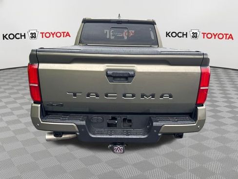 Certified 2024 Toyota Tacoma TRD Off-Road AWD/4WD image 7