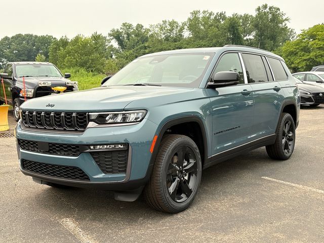 New 2026 Jeep Grand Cherokee L Limited w/ Limited Altitude Package AWD/4WD image 5