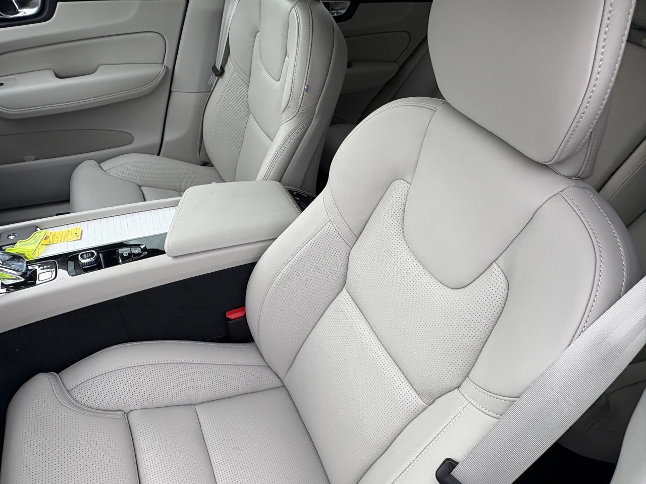 New 2026 Volvo XC60 B5 Ultra w/ Protection Package Premier AWD/4WD image 20
