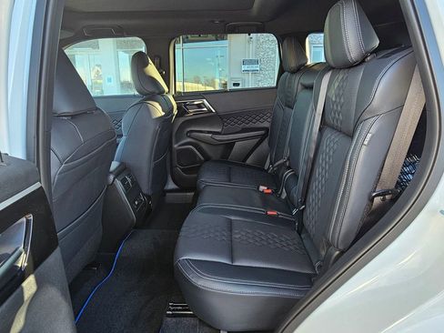 New 2025 Mitsubishi Outlander SEL Black Edition image 13