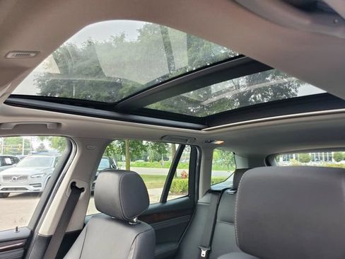 Used 2017 BMW X3 sDrive28i RWD image 11