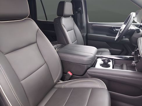 Used 2025 Chevrolet Tahoe Premier AWD/4WD image 27