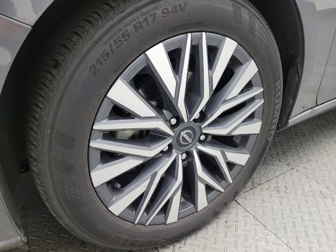 Used 2024 Nissan Altima 2.5 SV image 31