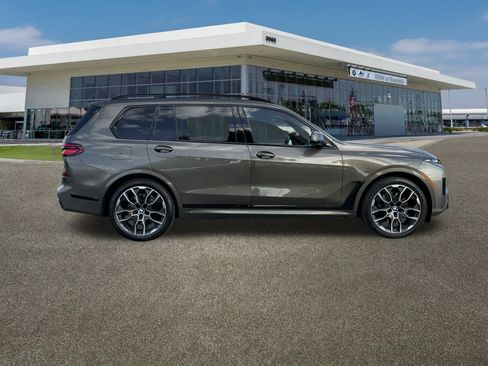 Certified 2023 BMW X7 xDrive40i w/ Executive Package image 12