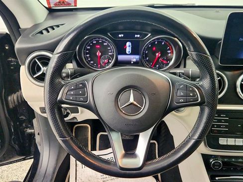 Used 2019 Mercedes-Benz CLA 250 4MATIC image 13