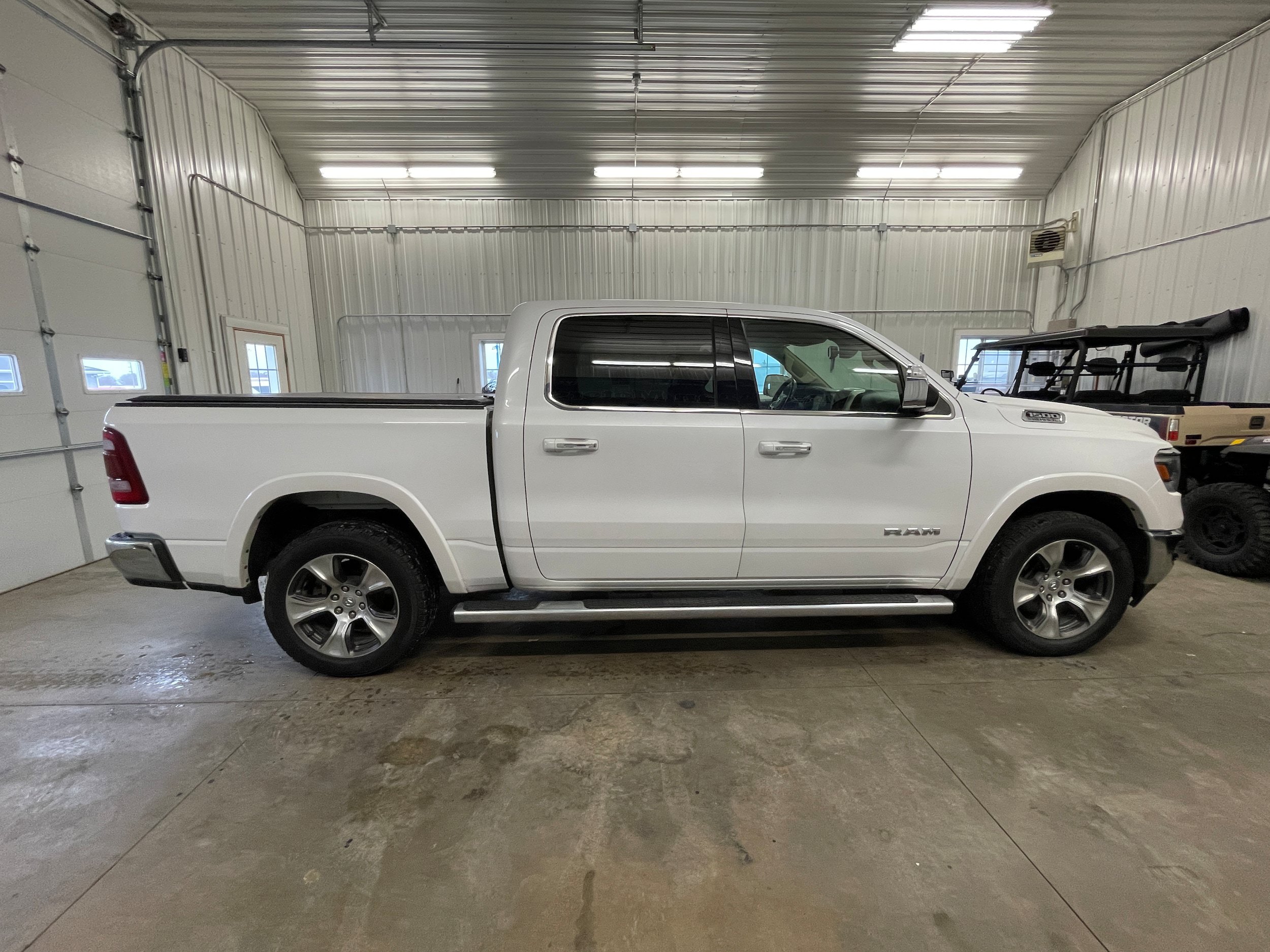 Used 2019 RAM 1500 Laramie AWD/4WD image 6