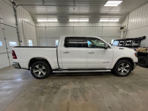 Used 2019 RAM 1500 Laramie AWD/4WD image 6