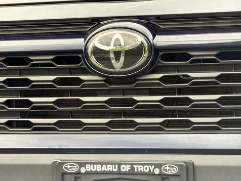 Used 2019 Toyota RAV4 XLE Premium w/ Cold Weather Package AWD/4WD image 12