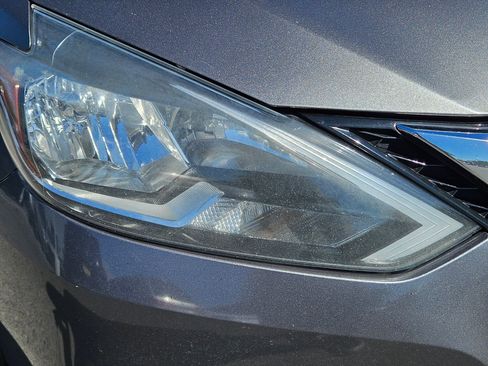 Used 2019 Nissan Sentra S image 12