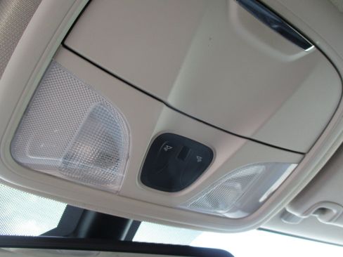 Used 2018 Jeep Cherokee Latitude FWD image 25