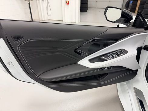 Used 2025 Chevrolet Corvette Z06 image 24