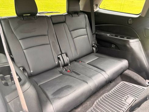 Used 2017 Honda Pilot Touring image 21