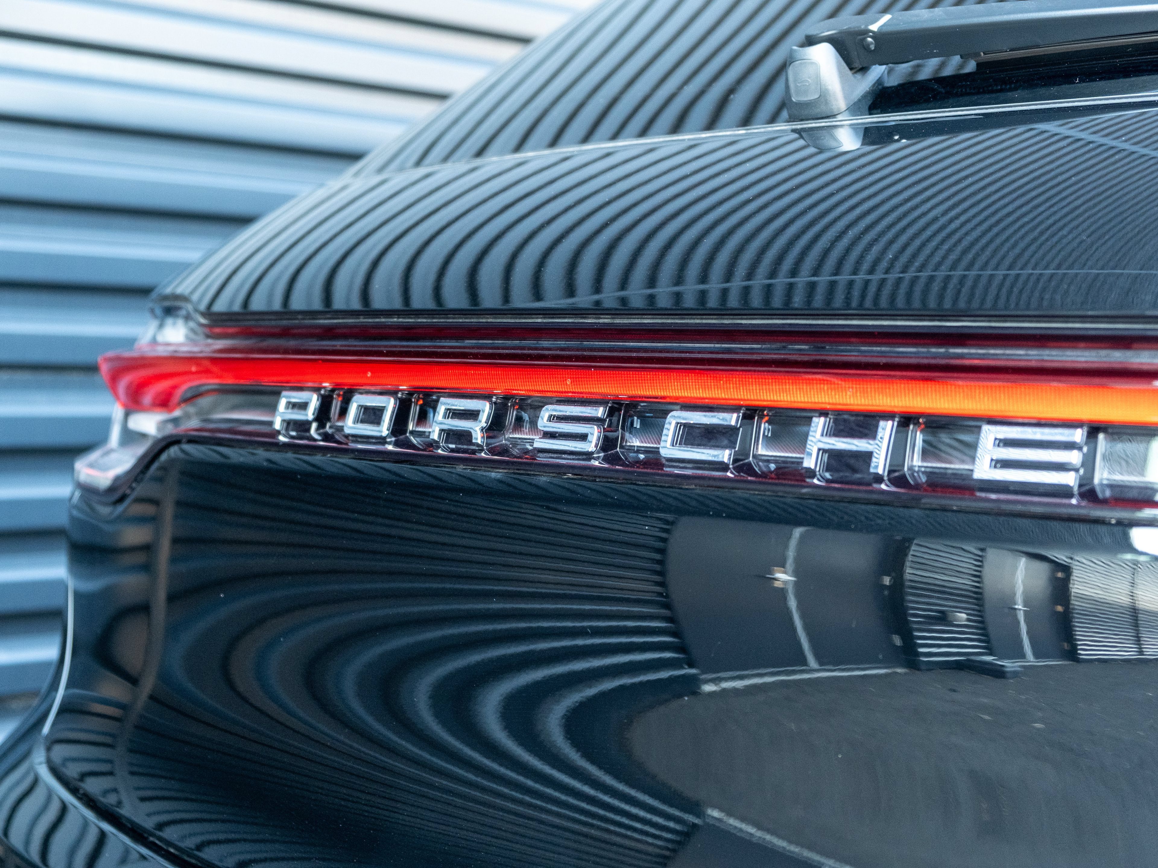 Certified 2026 Porsche Macan AWD/4WD image 17