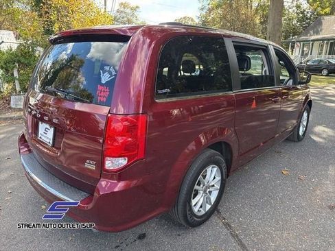 Used 2019 Dodge Grand Caravan SXT image 8