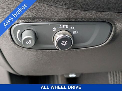 Used 2021 Chevrolet Equinox LT image 22