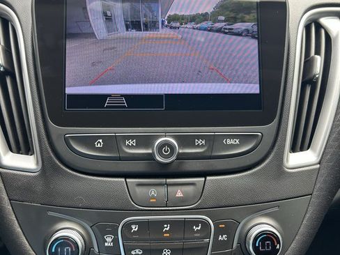Used 2024 Chevrolet Malibu LT FWD image 11