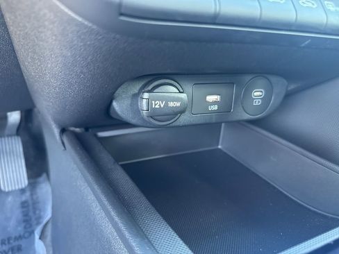 Certified 2025 Hyundai Elantra SE FWD image 21