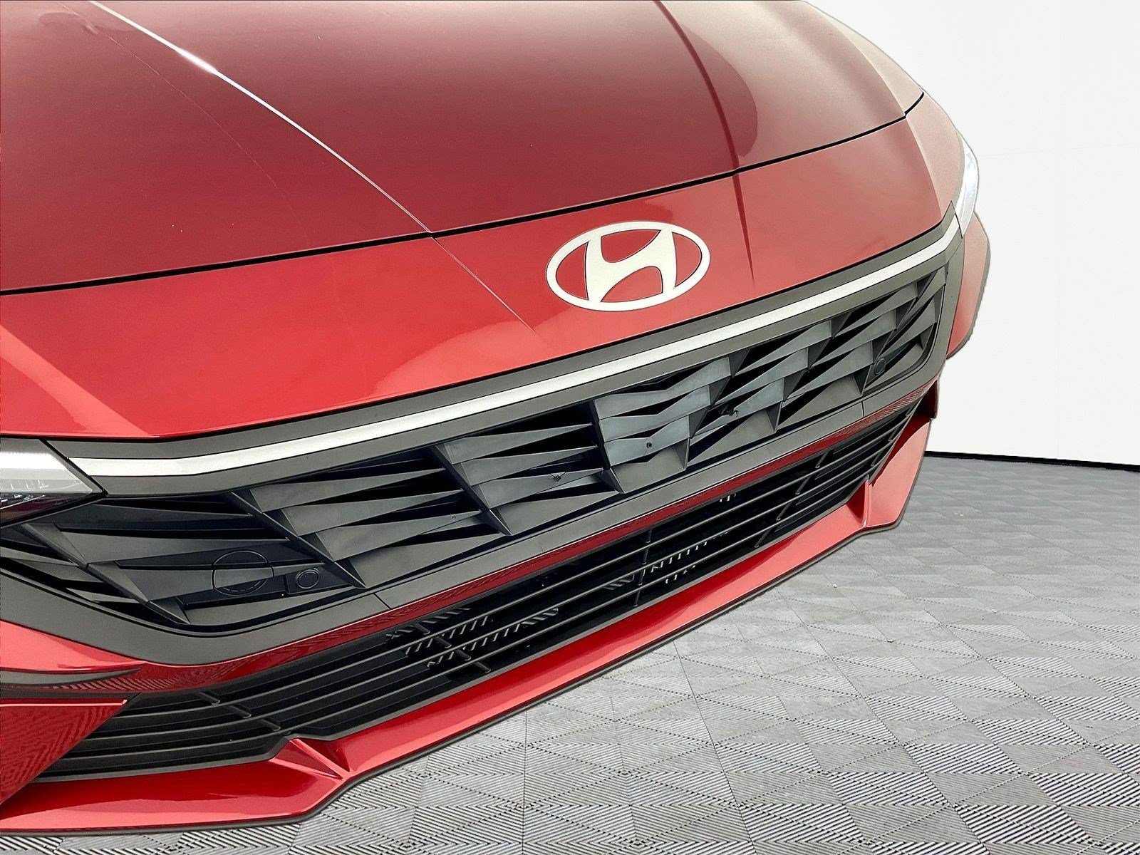 Used 2026 Hyundai Elantra Sport FWD image 31