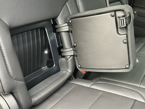 Used 2025 GMC Sierra 3500 Denali w/ Denali Reserve Package image 43