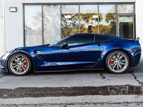 Used 2018 Chevrolet Corvette Z06 RWD image 4