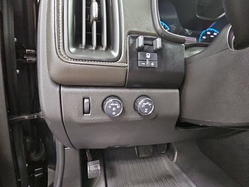 Used 2022 GMC Canyon Denali w/ Denali Black Edition Package AWD/4WD image 31