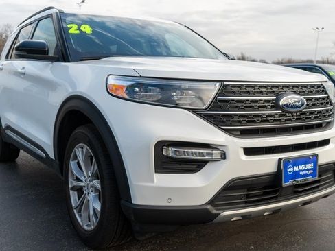 Used 2024 Ford Explorer XLT w/ Equipment Group 202A image 4