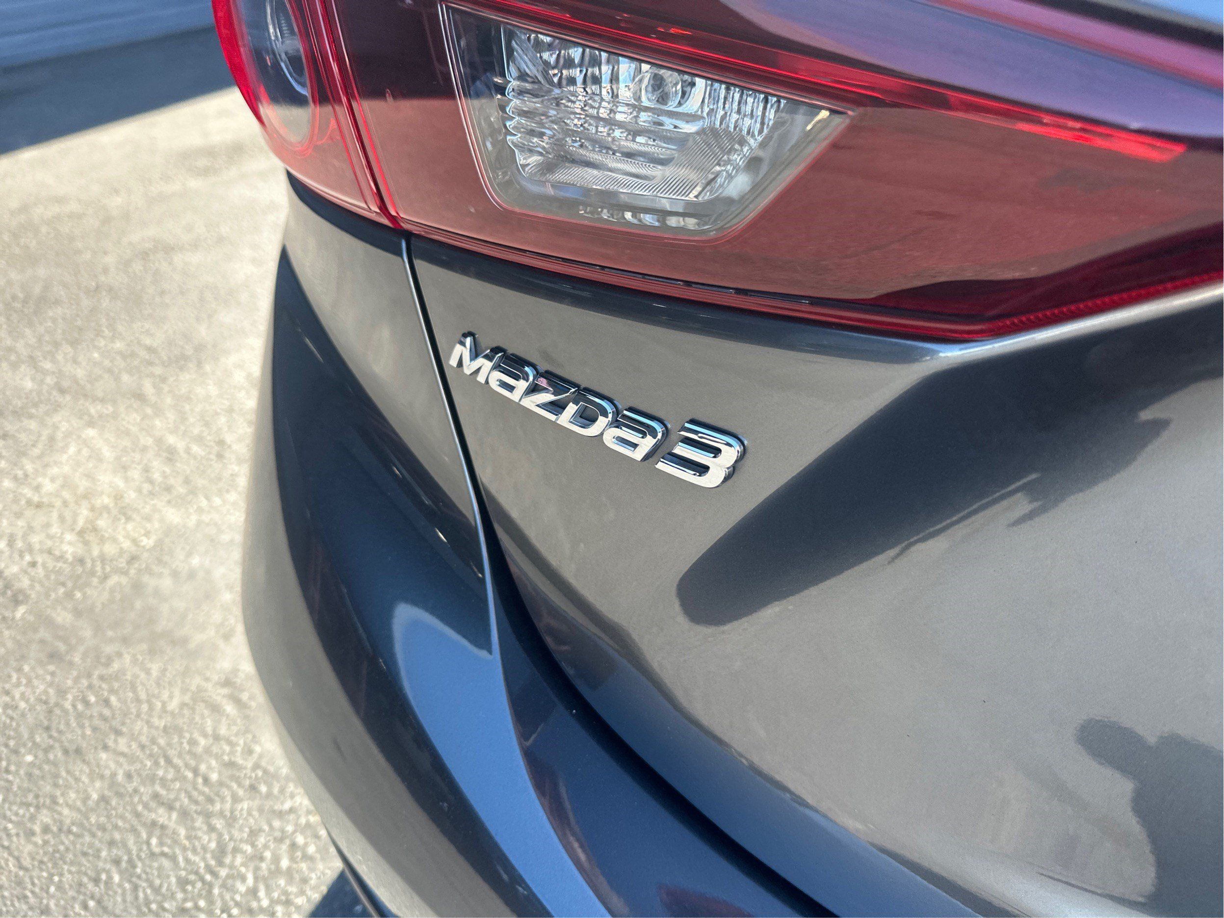 Used 2017 MAZDA MAZDA3 Grand Touring FWD image 27