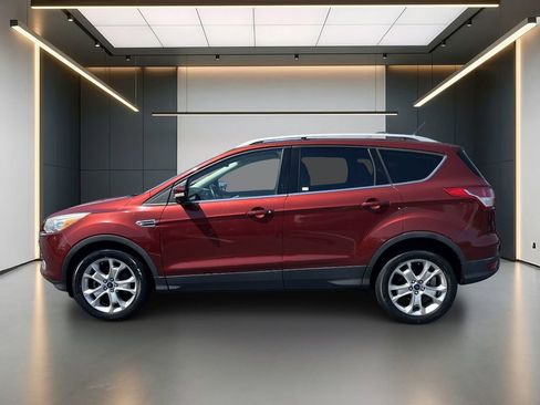 Used 2014 Ford Escape Titanium w/ Equipment Group 401A FWD image 2