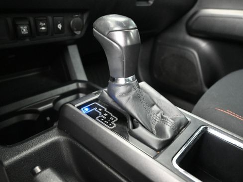 Used 2019 Toyota Tacoma TRD Off-Road AWD/4WD image 16