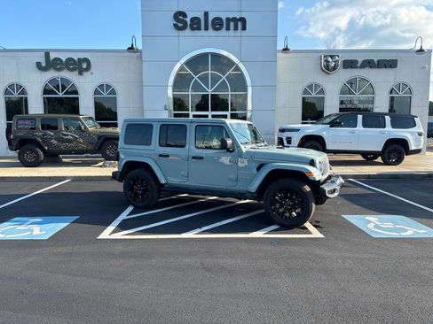 Used 2024 Jeep Wrangler Unlimited Sahara w/ Safety Group AWD/4WD image 1