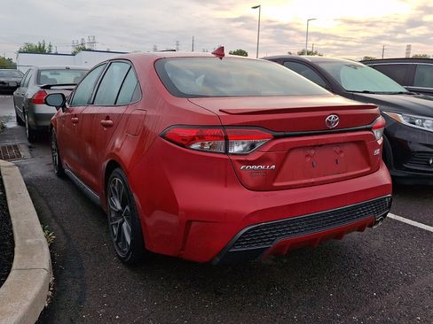 Used 2020 Toyota Corolla SE w/ SE Premium Package FWD image 3