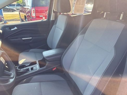 Used 2017 Ford Escape SE FWD image 15