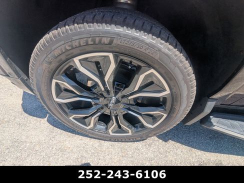 Used 2025 GMC Sierra EV Denali AWD/4WD image 11