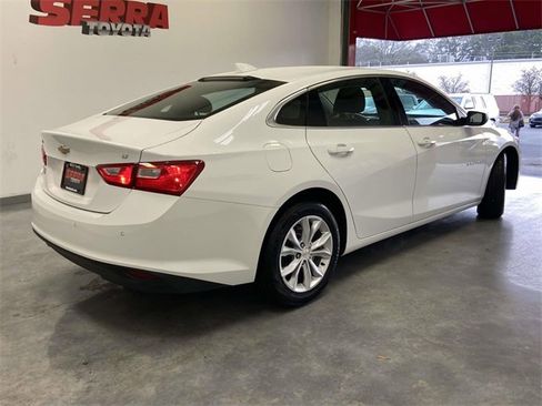 Used 2024 Chevrolet Malibu LT image 3