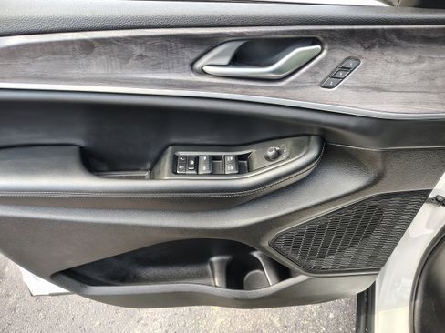 Certified 2024 Jeep Grand Cherokee Limited image 20