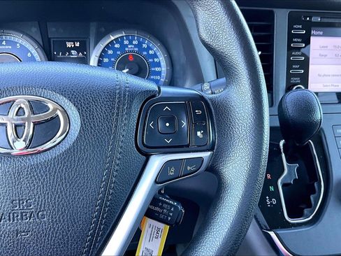 Used 2019 Toyota Sienna LE FWD image 16
