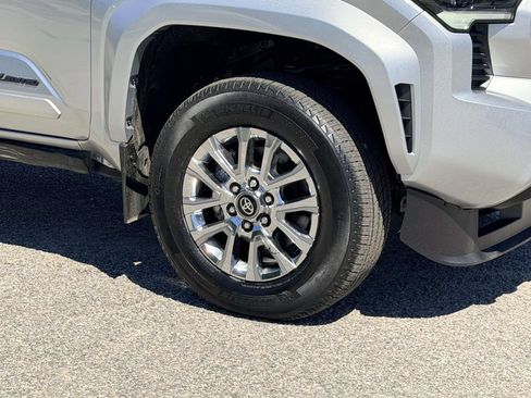 Certified 2025 Toyota Tacoma Limited AWD/4WD image 26